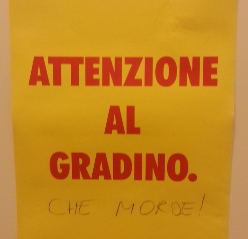 Attenzione al gradino che morde