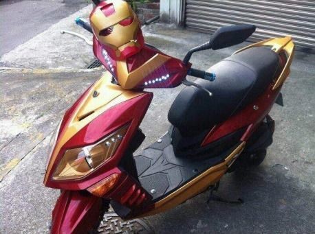 Iron Man si sposta nel traffico di città