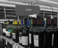 O acqua o vino