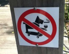 Non sono ammessi cani degenerati