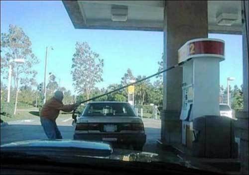 Tirare un po' troppo il prezzo del carburante